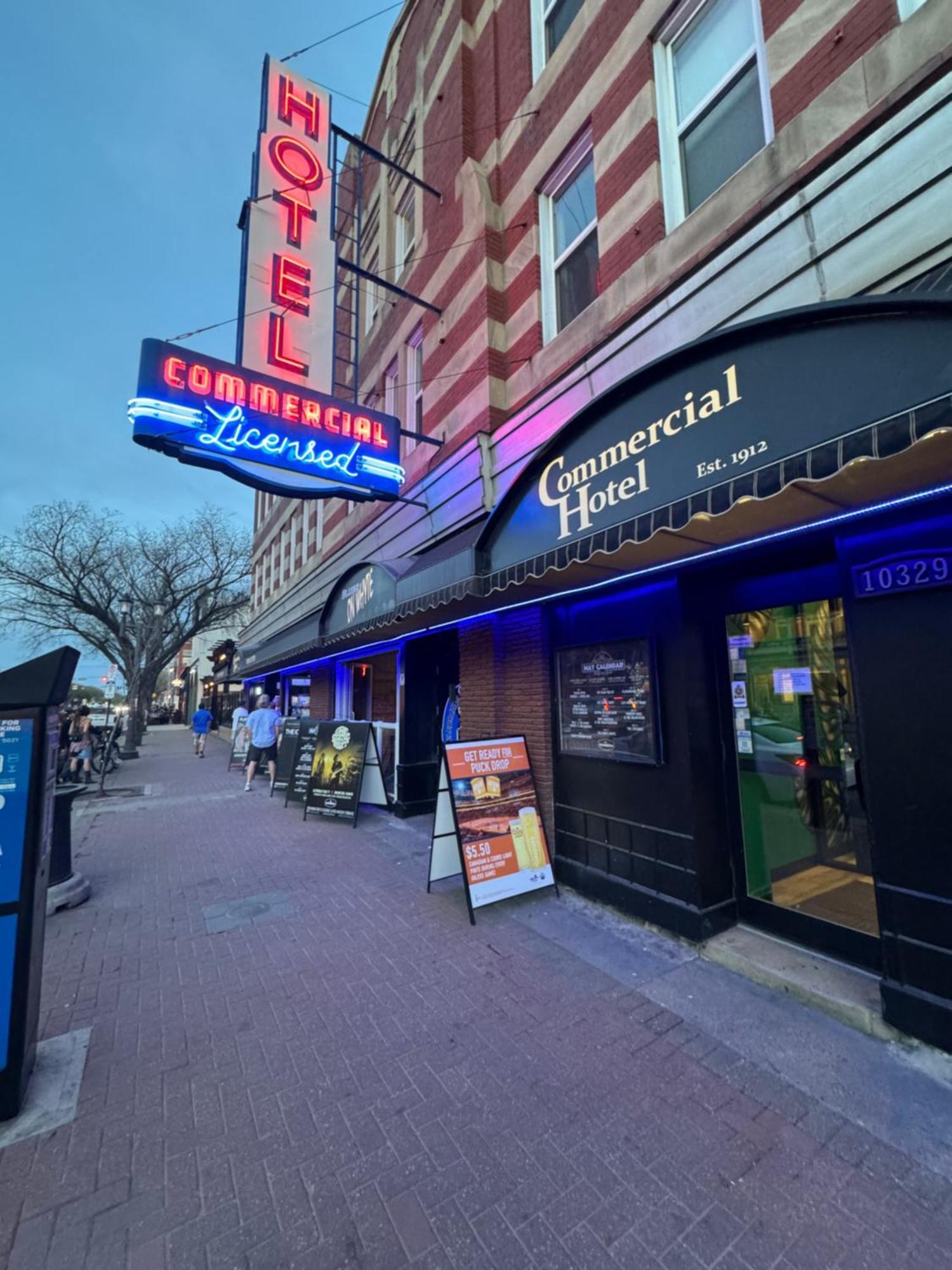 Hotel Commercial Edmonton