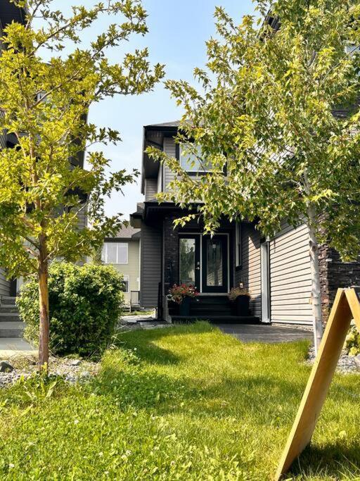 Modern Luxurious With Separate Side-entry Holiday home Edmonton