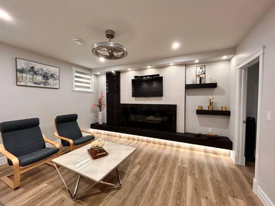 Modern Luxurious With Separate Side-entry *