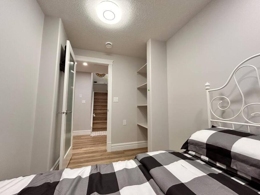 Modern Luxurious With Separate Side-entry * Edmonton
