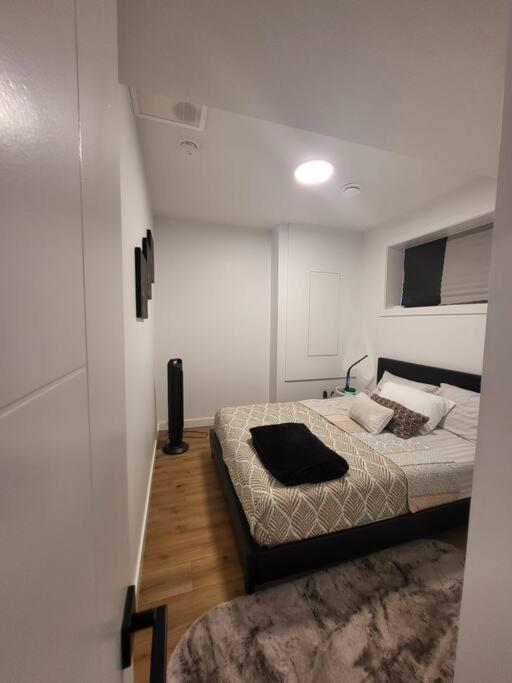 Holiday home Pebbles' Cozy 2bed Basement - Near Downtown Edmonton
