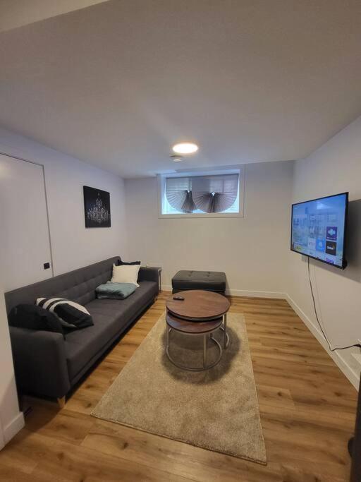 Holiday home Pebbles' Cozy 2bed Basement - Near Downtown *