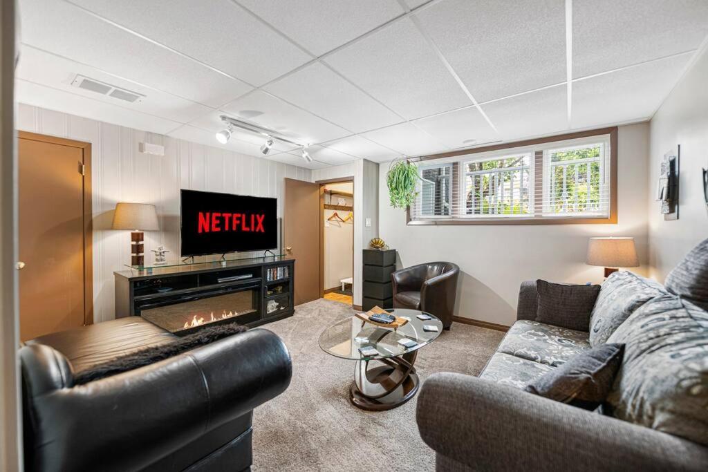 Apartment Yeg Chic Luxury Edmonton