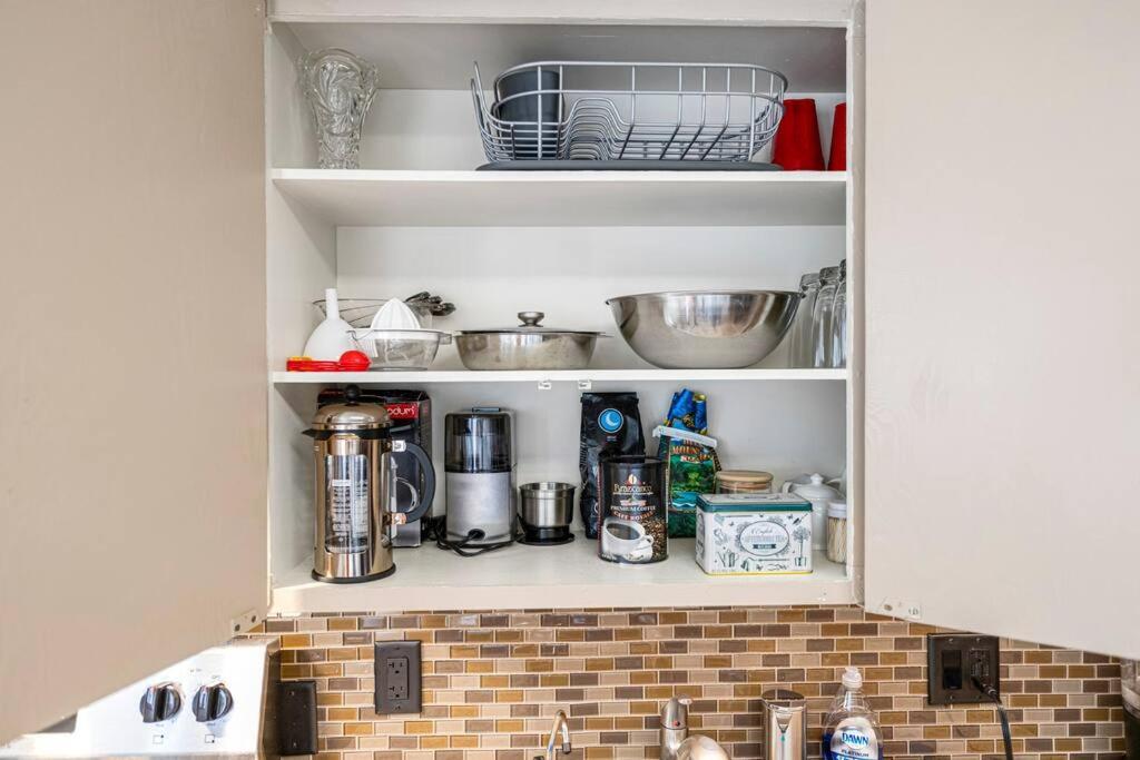 Yeg Chic Luxury Apartment Edmonton