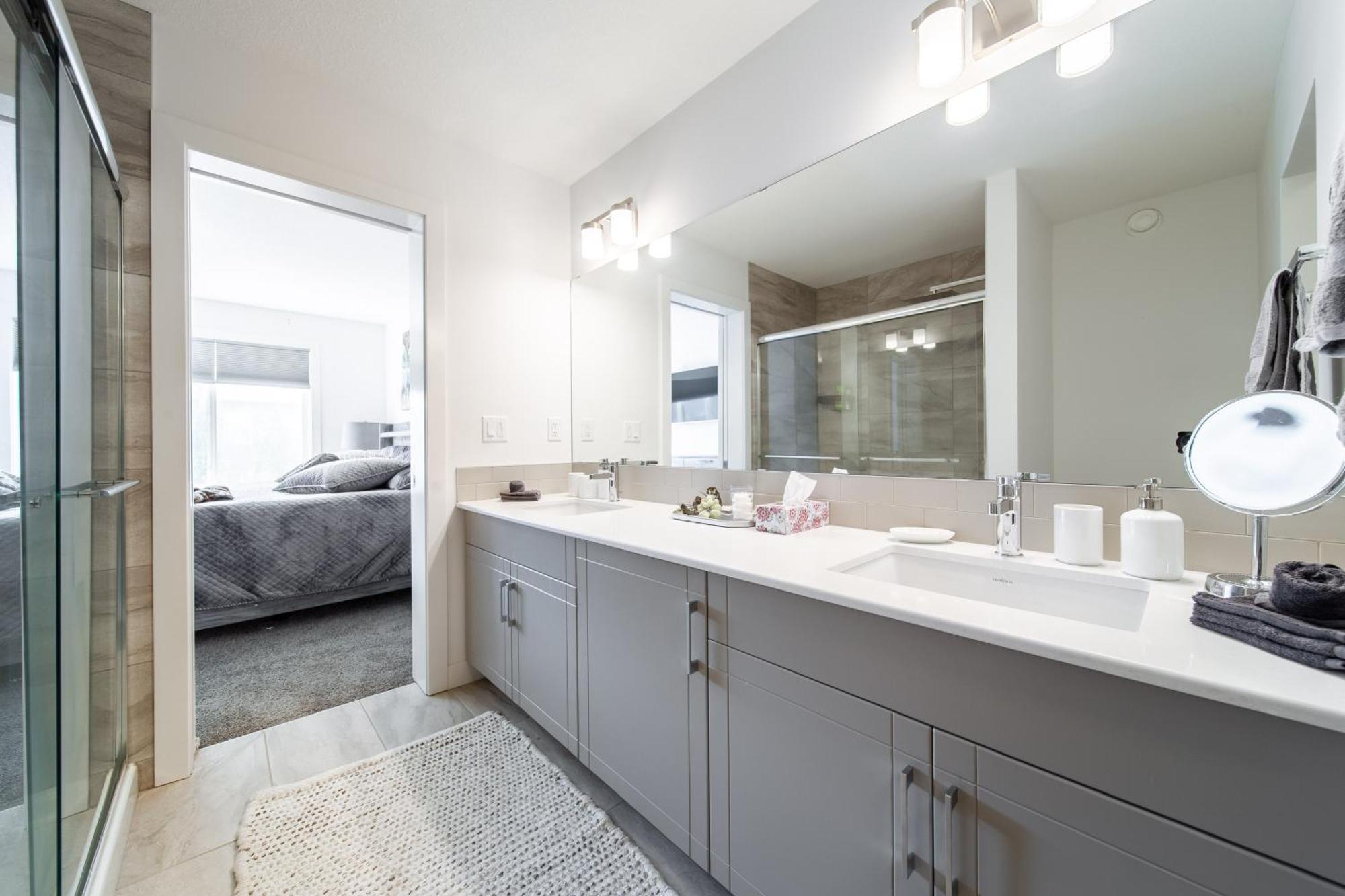 New Luxury House In South Near Airport * Edmonton