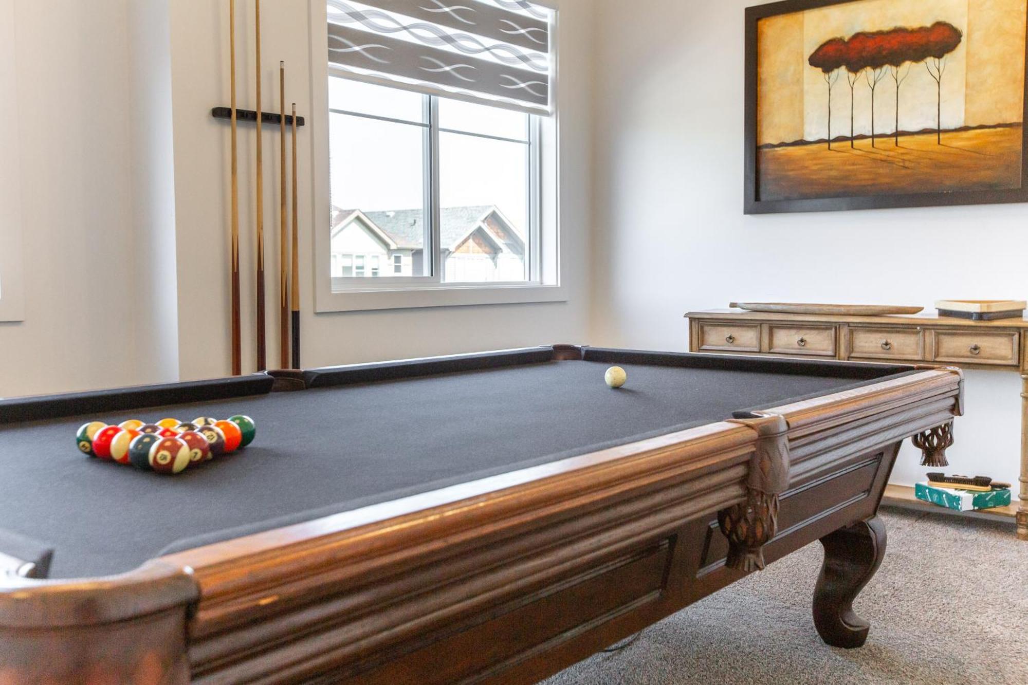 Holiday home New Luxury House In South Near Airport Edmonton
