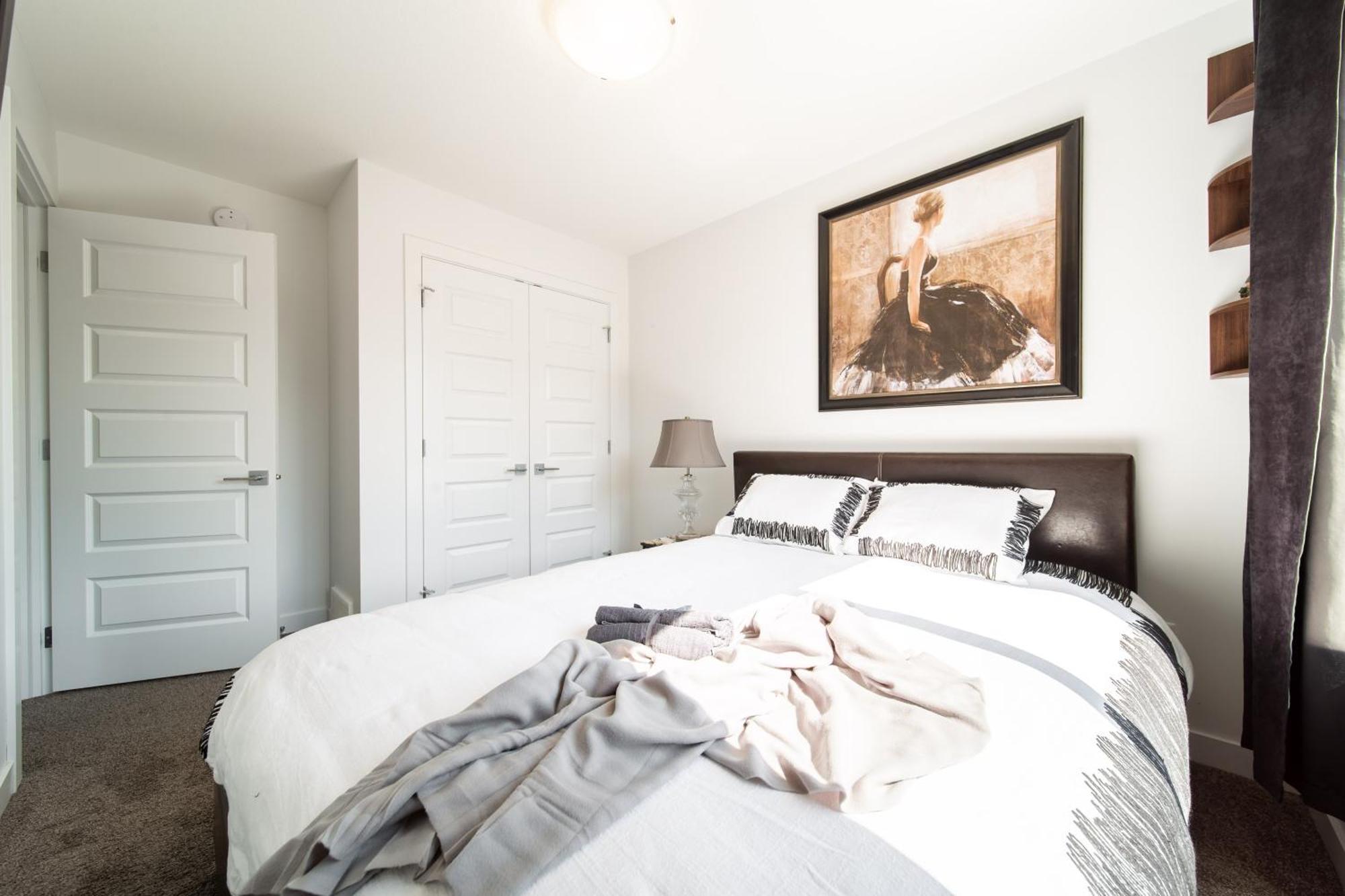 New Luxury House In South Near Airport * Edmonton
