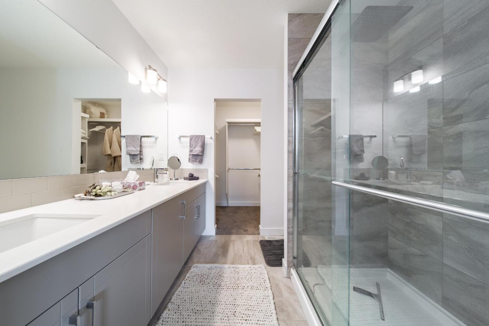 New Luxury House In South Near Airport Edmonton