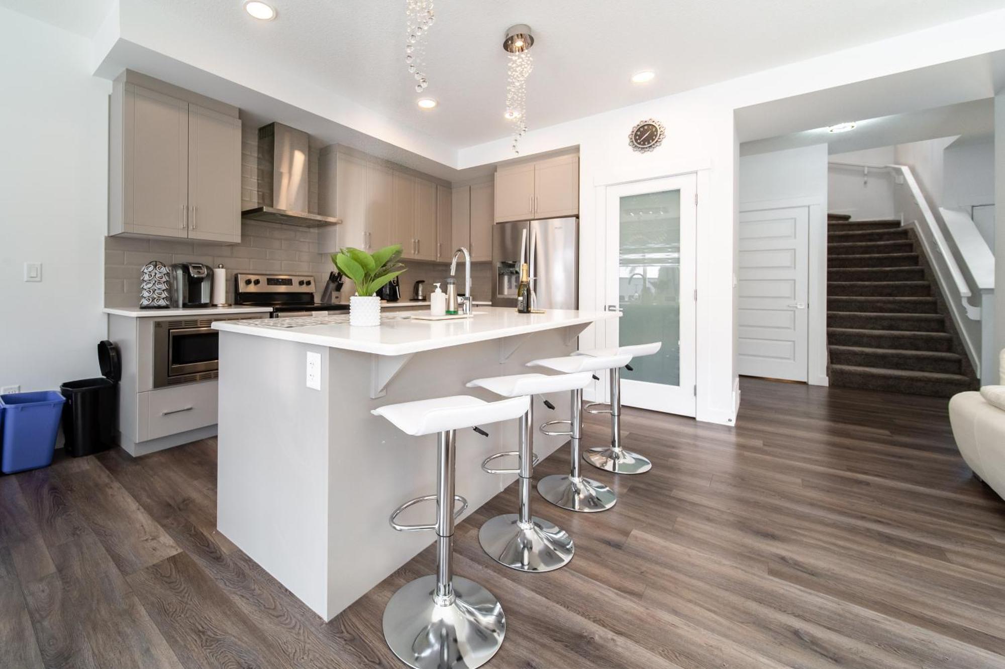 Holiday home New Luxury House In South Near Airport Edmonton