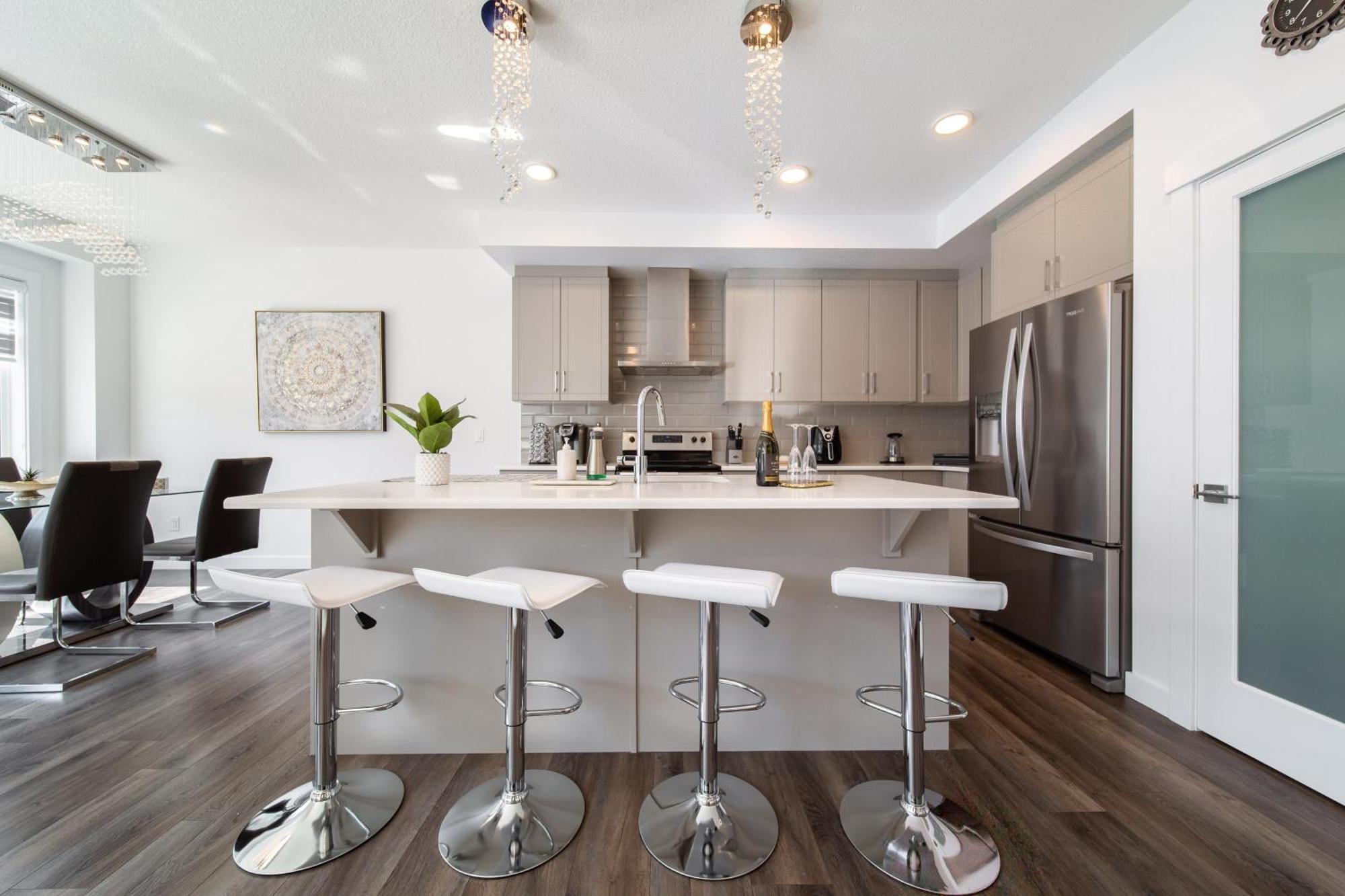New Luxury House In South Near Airport Edmonton