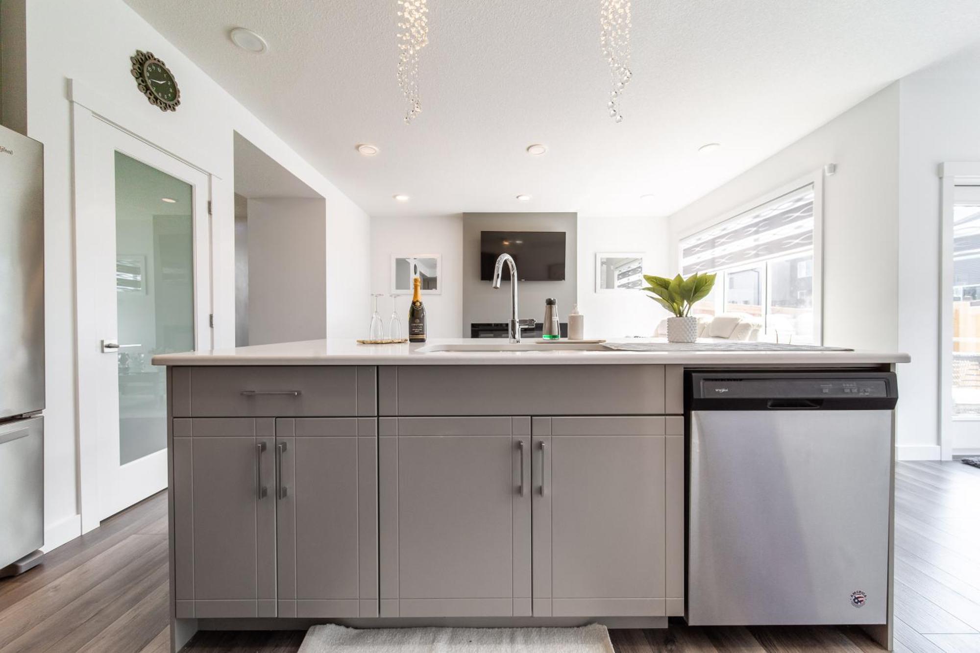 New Luxury House In South Near Airport Holiday home *