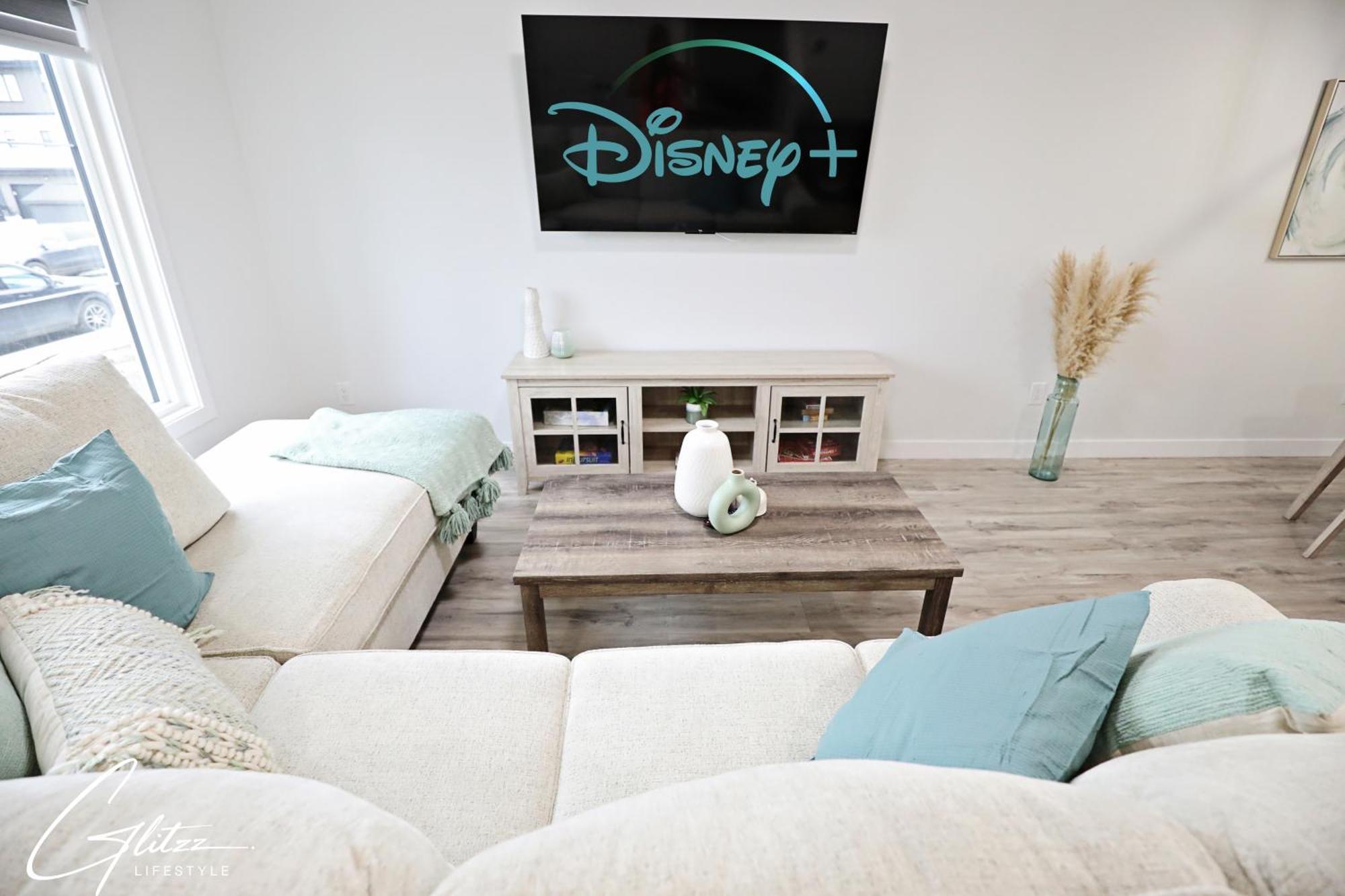 Exquisite Oasis With 3 King Beds,airport,disney Holiday home *