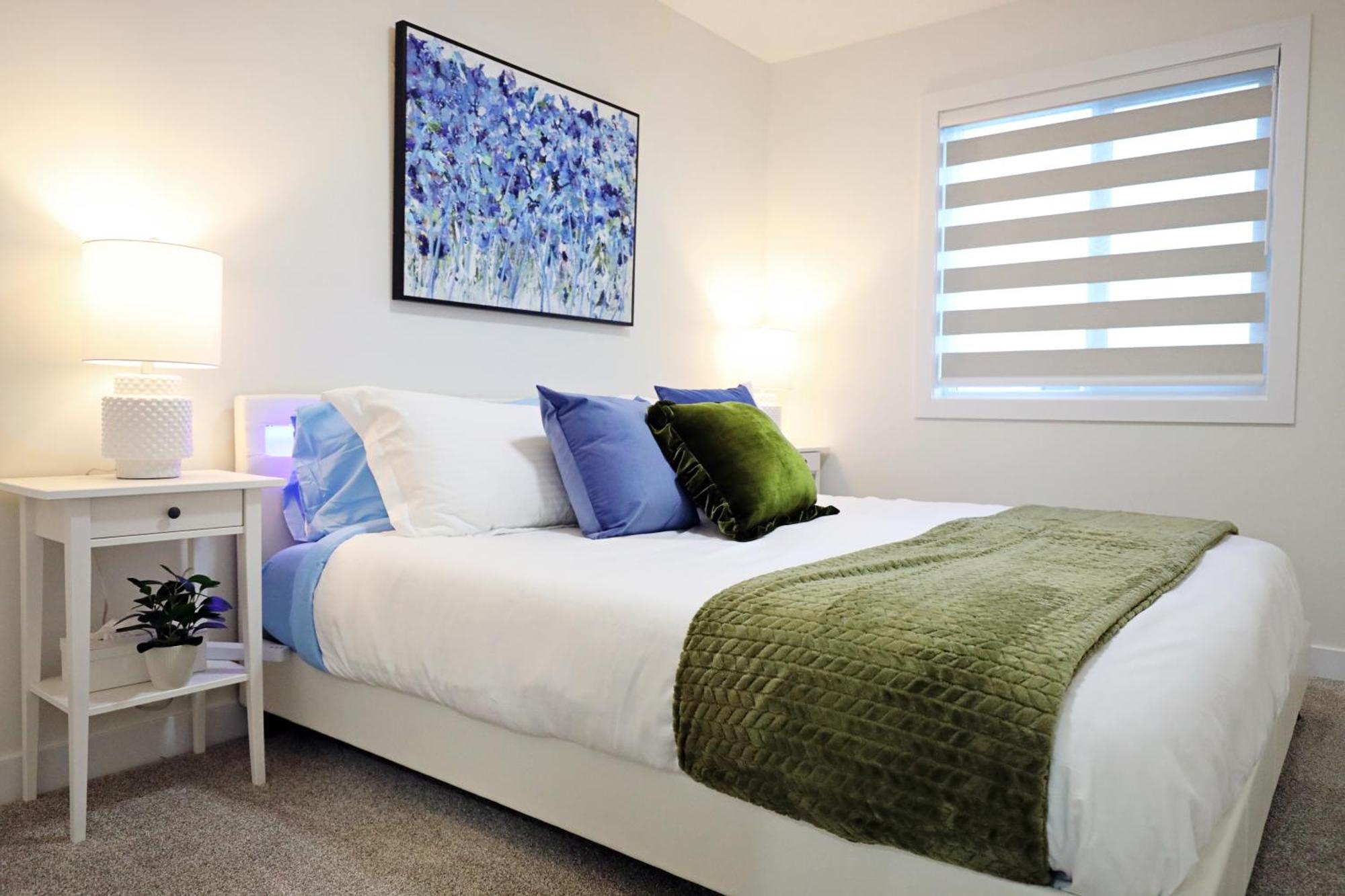 Escape In Style, Golf,king Beds,disney+,near Wem Edmonton