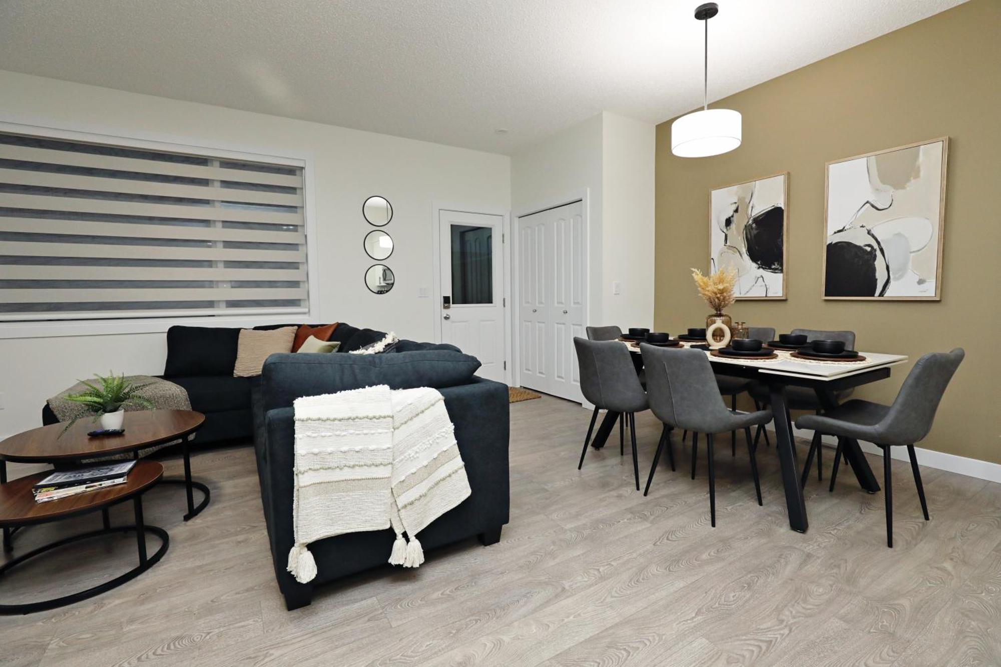 Escape In Style, Golf,king Beds,disney+,near Wem Edmonton