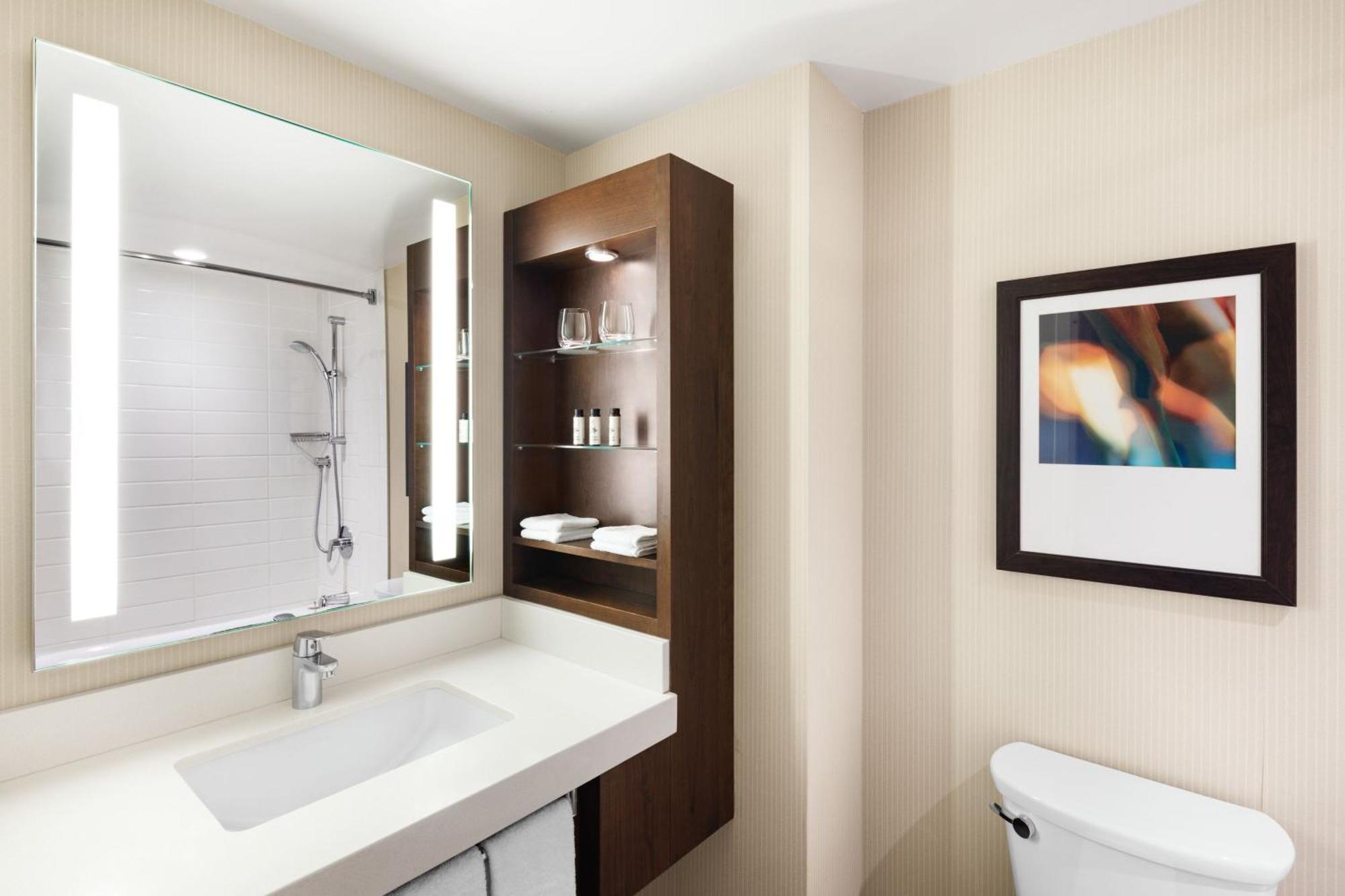 Delta By Marriott South Conference Centre 4*