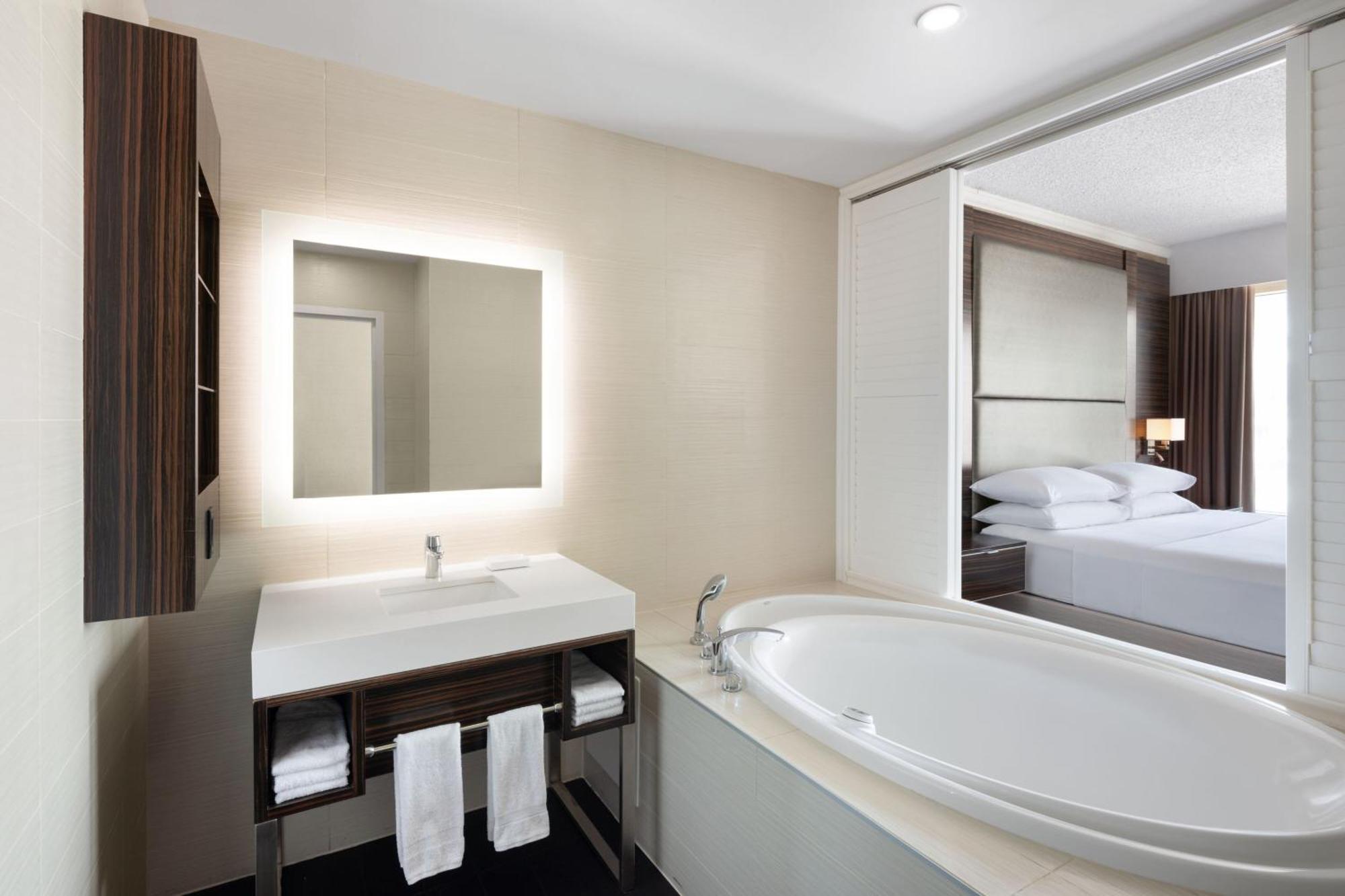 Hotel Delta By Marriott Centre Edmonton