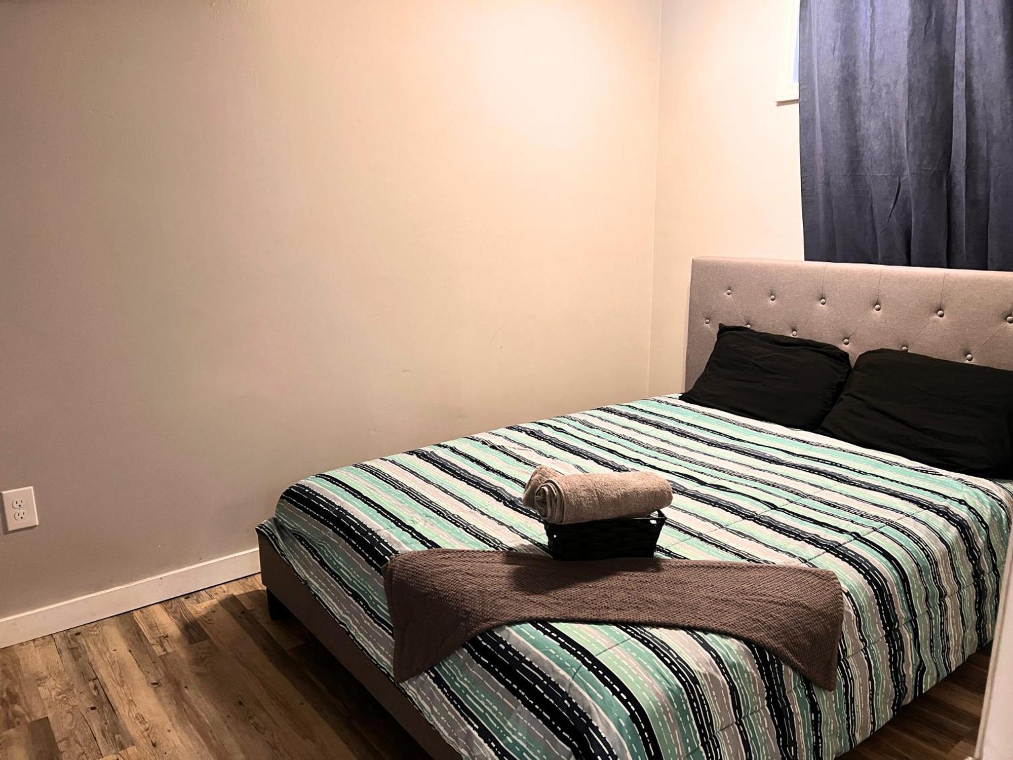 Homestay Vacation Near West Mall Edmonton