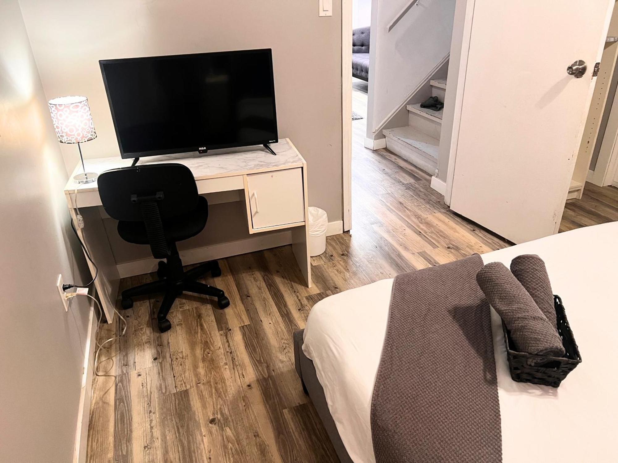 Homestay Vacation Near West Mall Edmonton