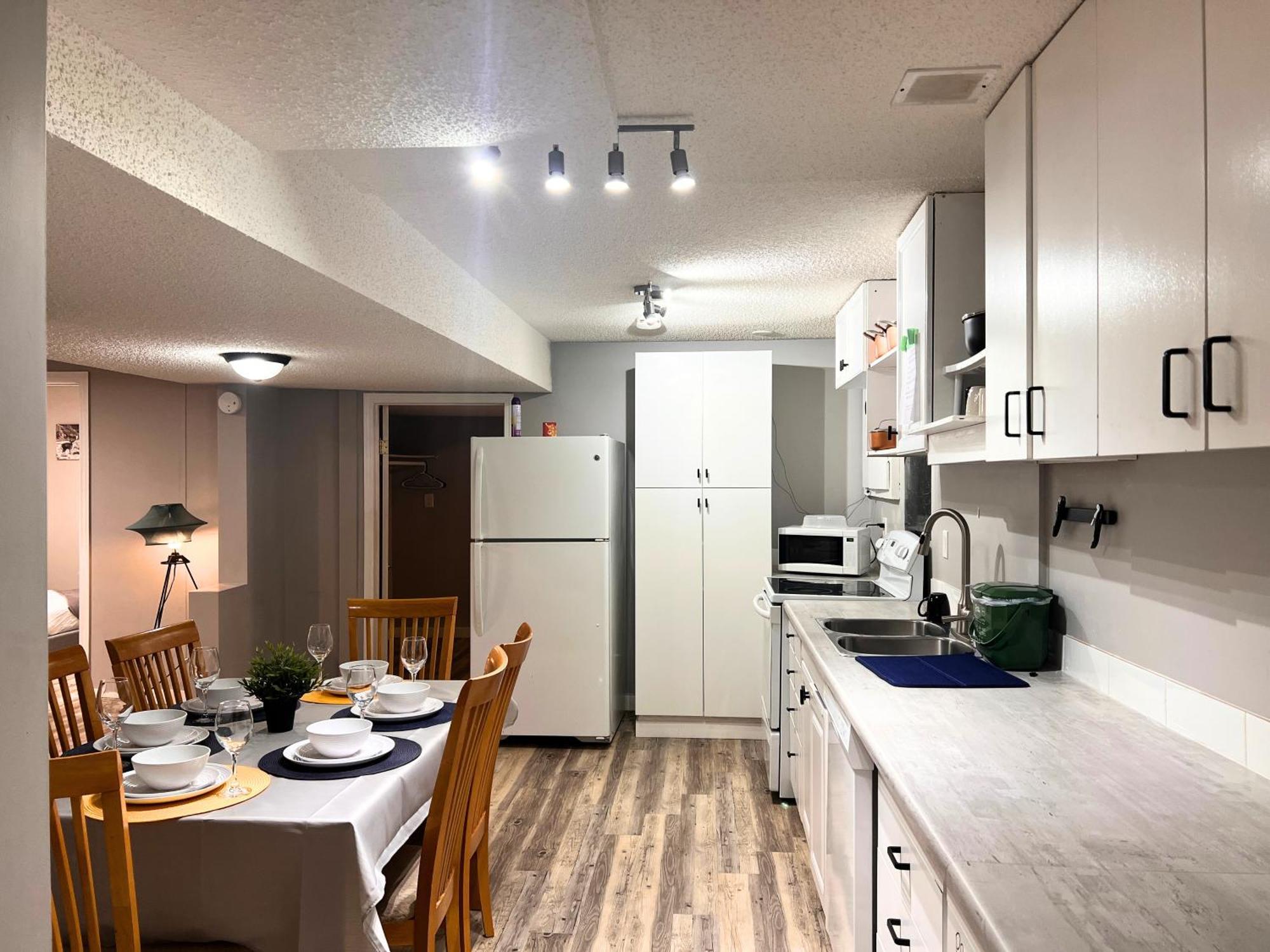 Homestay Vacation Near West Mall