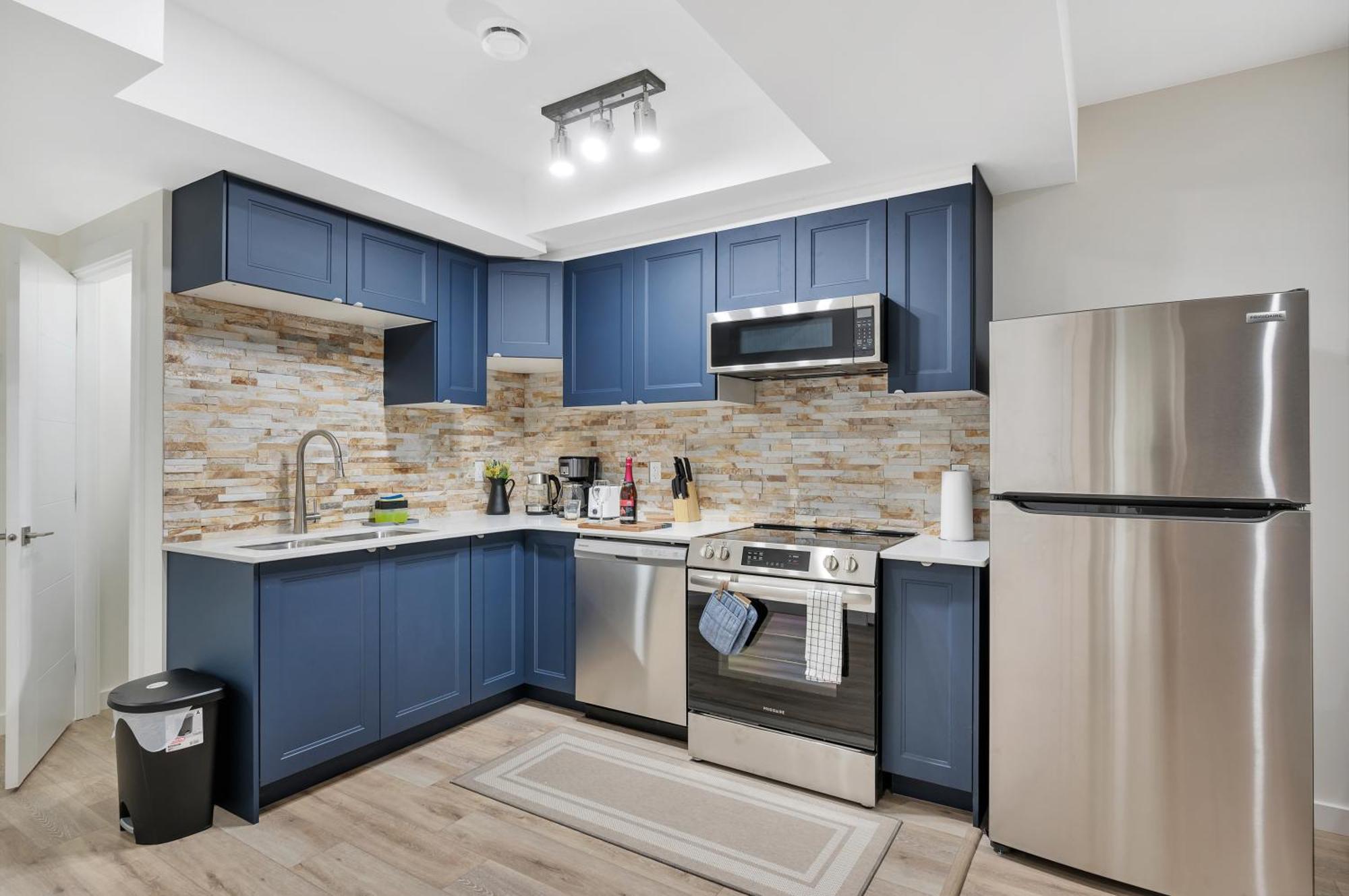 Gorgeous 2br In Southwest Close To Yeg Airport & West Edm Mall * Edmonton