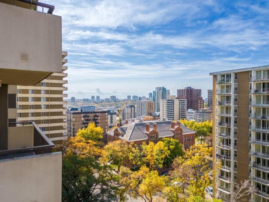 Apartment Downtown Near Rogers Place With Covered Parking, Sleeps 6, Pool Table, Sauna, Gym, Two Bedrooms &