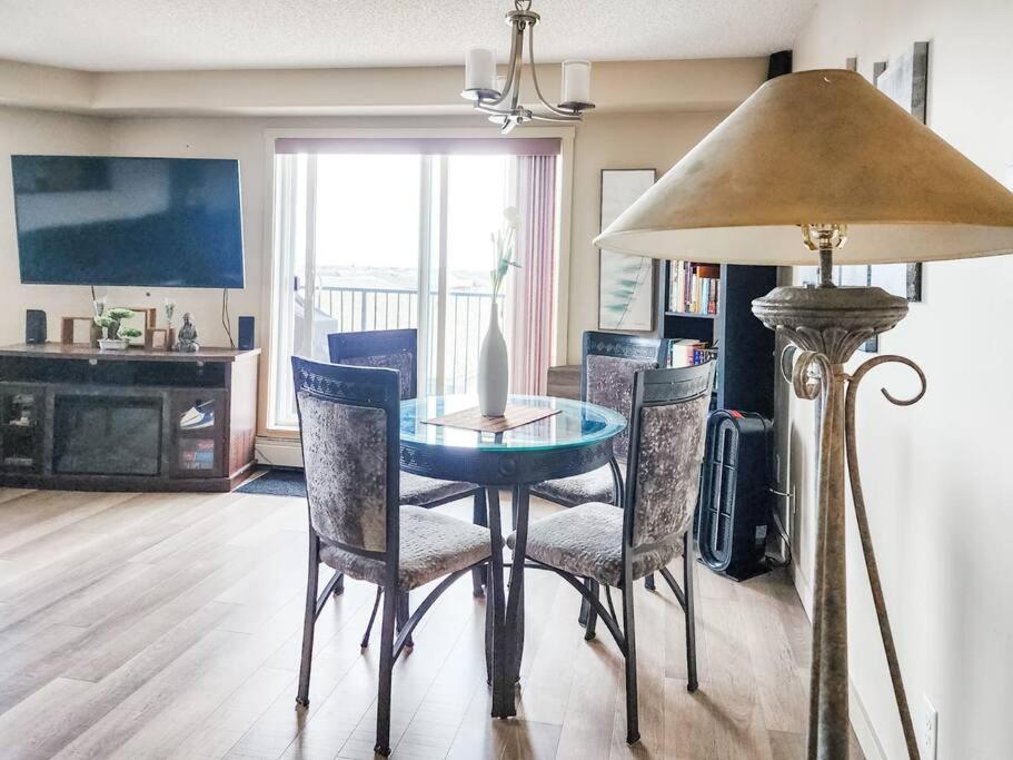 Level Lux, Comfy & Cozy Haven Apartment