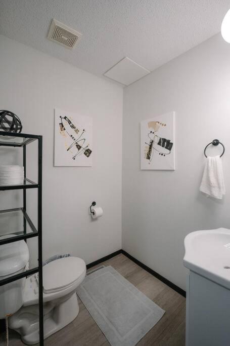 Cozy Modern By Airport * Edmonton
