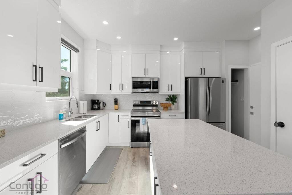 Urban Jungle Getaway, Aircon, 10min To Dt & Wem! Edmonton
