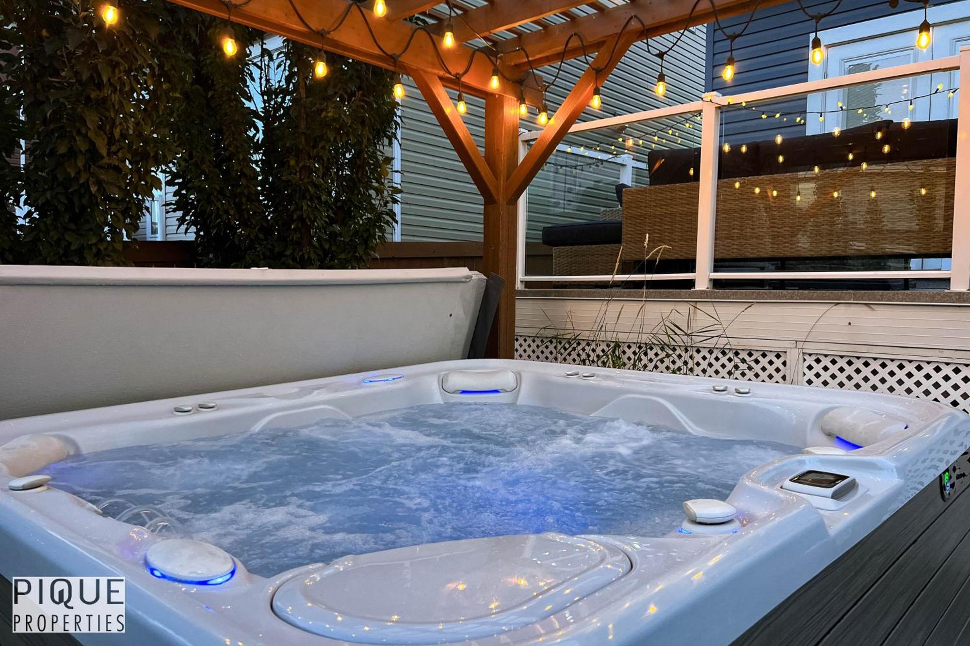 Stunning Suite-hot Tub-kingbed-fireplace-mins-yeg Edmonton