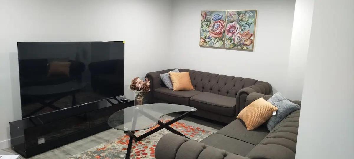 Apartment Contemporary Two Bedroom Basement *