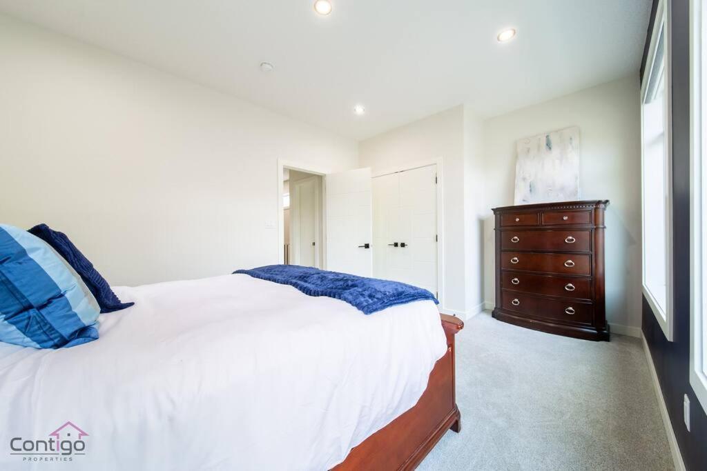 Holiday home The Jasper, Ac, 4 Bd, Sleeps 8, Near Dt & Wem! *
