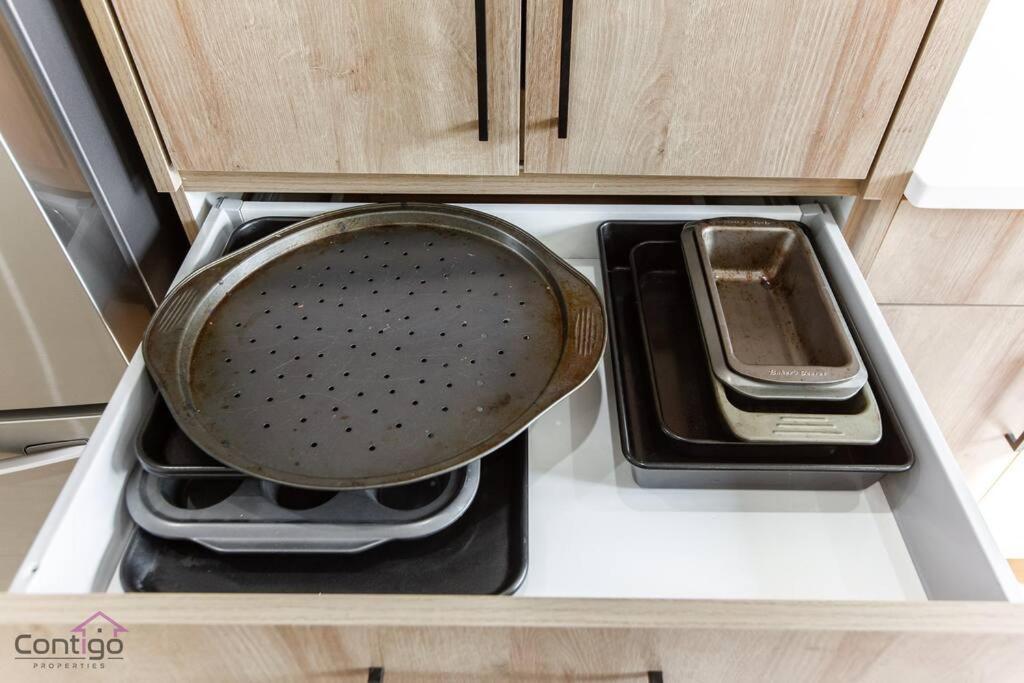 The Jasper, Ac, 4 Bd, Sleeps 8, Near Dt & Wem! *