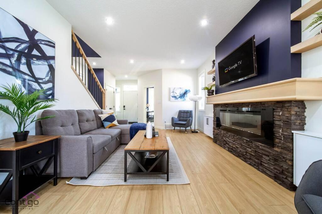 The Jasper, Ac, 4 Bd, Sleeps 8, Near Dt & Wem! *