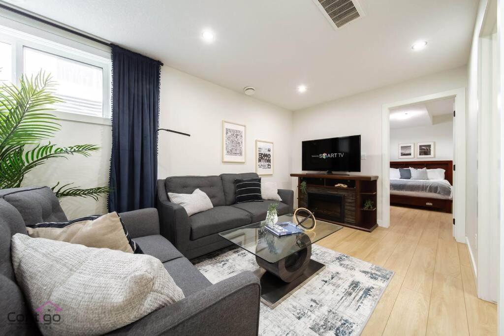 The Jasper, Ac, 4 Bd, Sleeps 8, Near Dt & Wem! * Edmonton