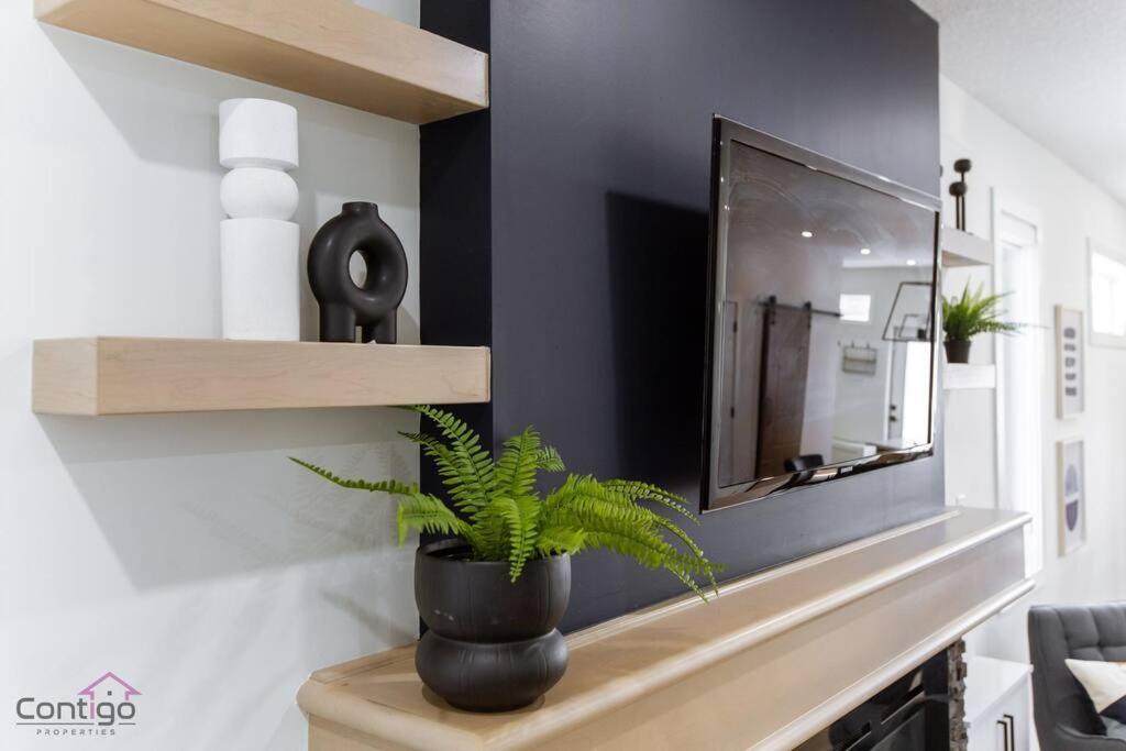 The Jasper, Ac, 4 Bd, Sleeps 8, Near Dt & Wem! *