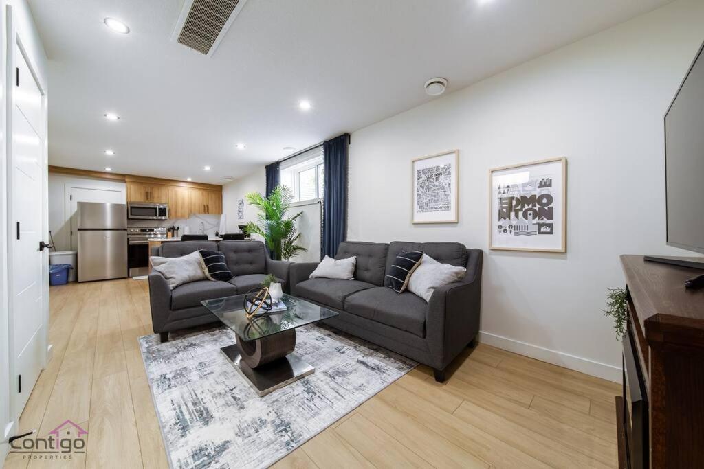 The Jasper, Ac, 4 Bd, Sleeps 8, Near Dt & Wem! Holiday home