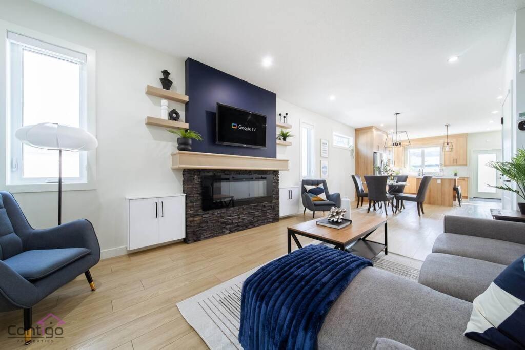 Holiday home The Jasper, Ac, 4 Bd, Sleeps 8, Near Dt & Wem! *