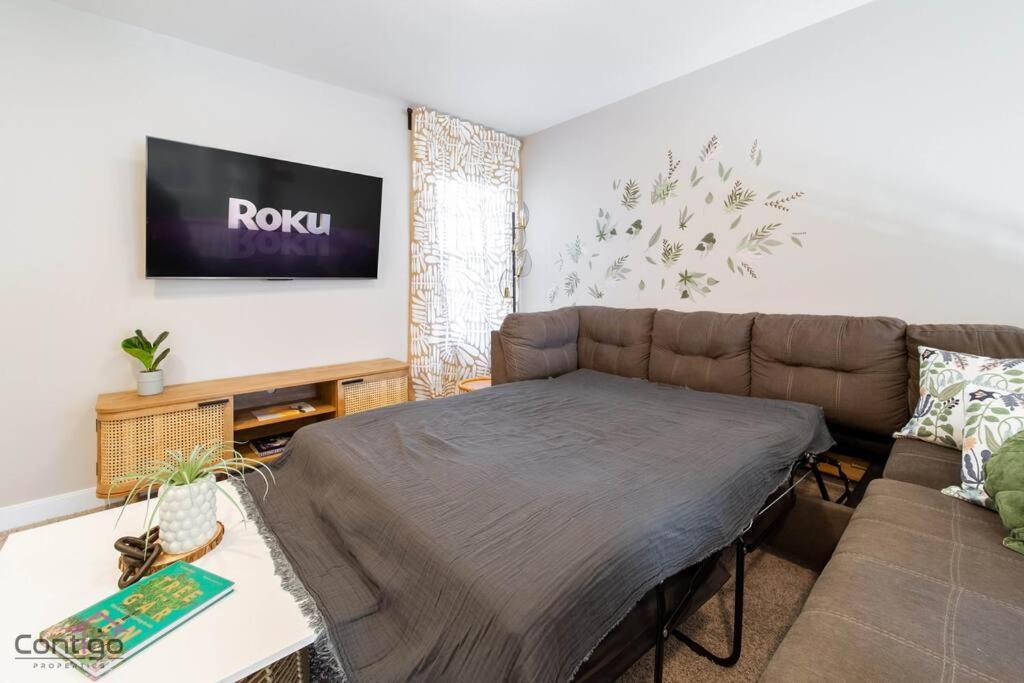 The Luxe, King Bed, Sleeps 8, Near Yeg Airport! *