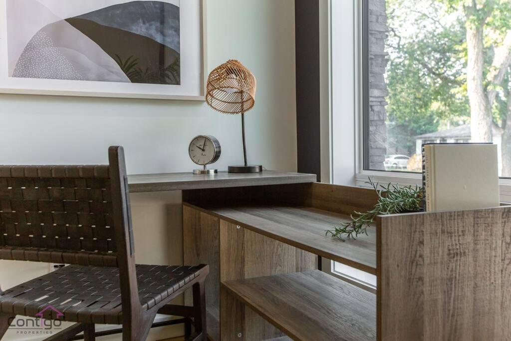 Modern Retreat, Aircon, Backyard, Near Dt & Wem * Edmonton