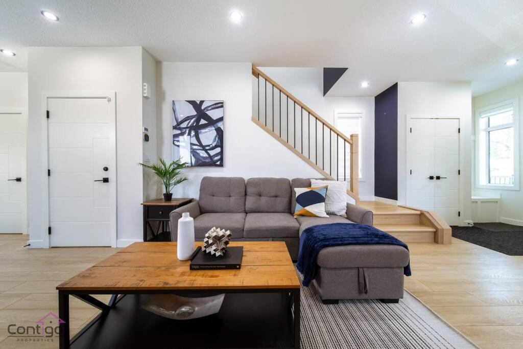 Modern Retreat, Aircon, Backyard, Near Dt & Wem Edmonton