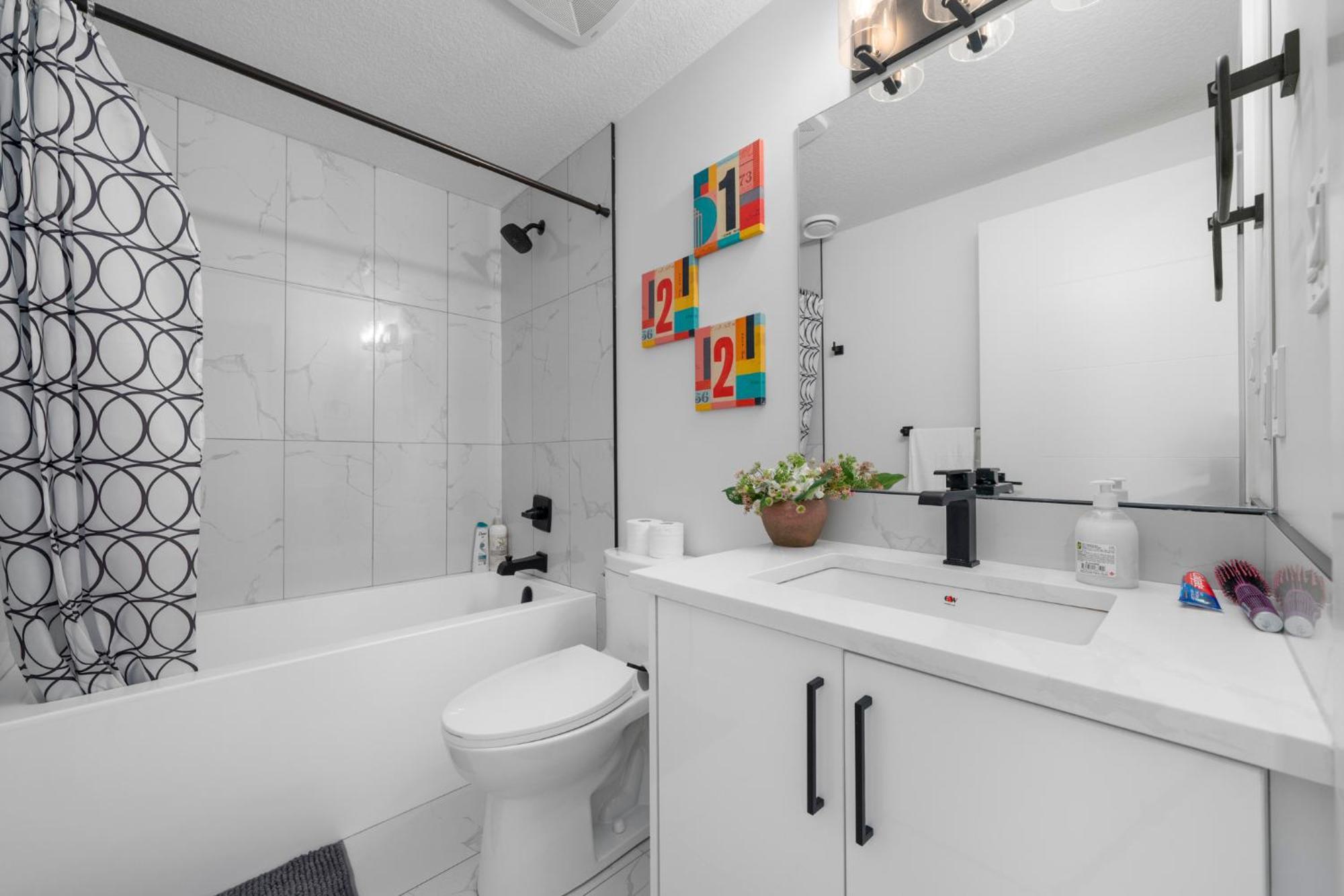Apartment Mckernan By Patel Edmonton