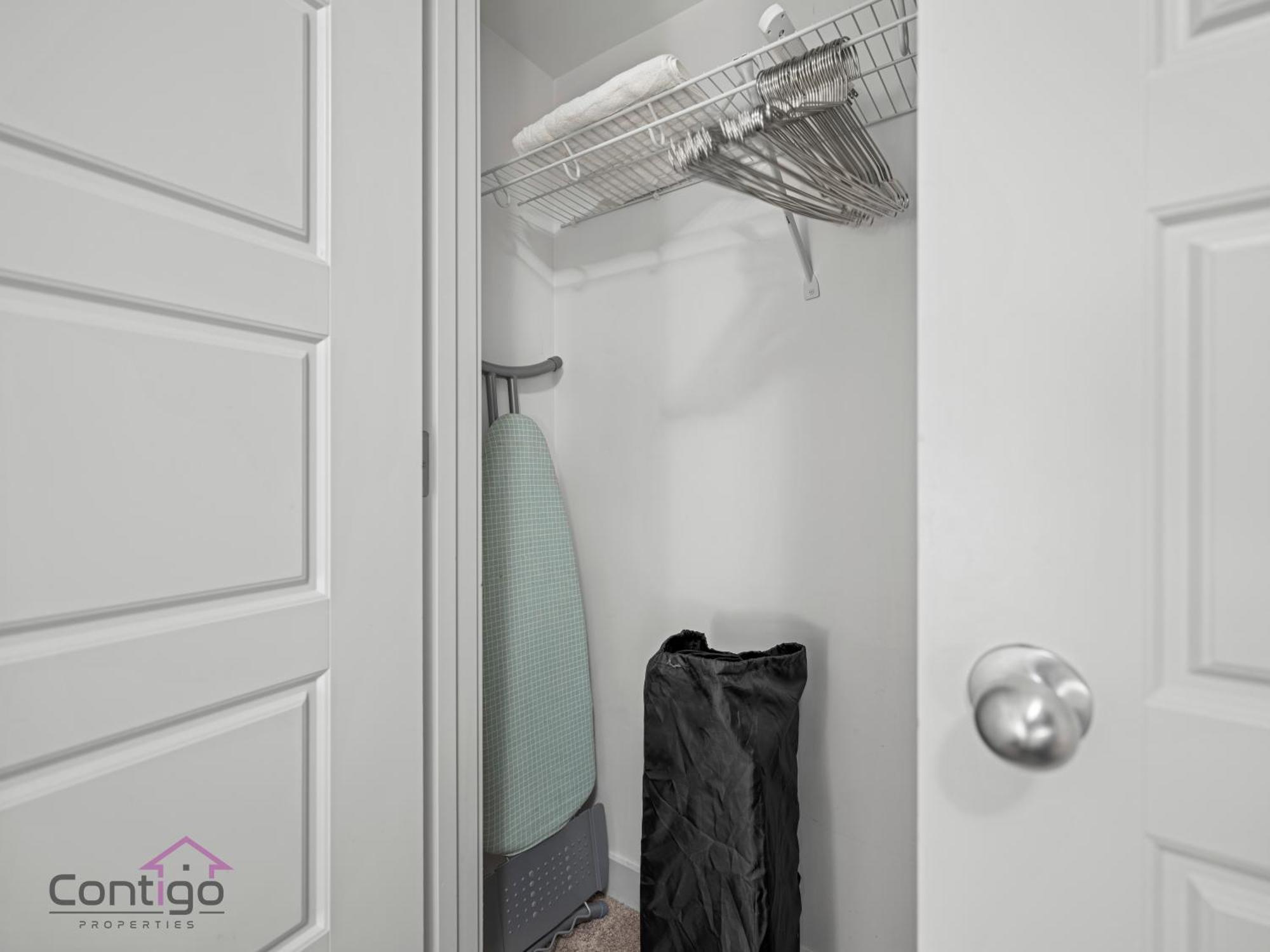 Apartment Blissful Suite, Cozy, Wifi, Desk, Close To Wem Edmonton