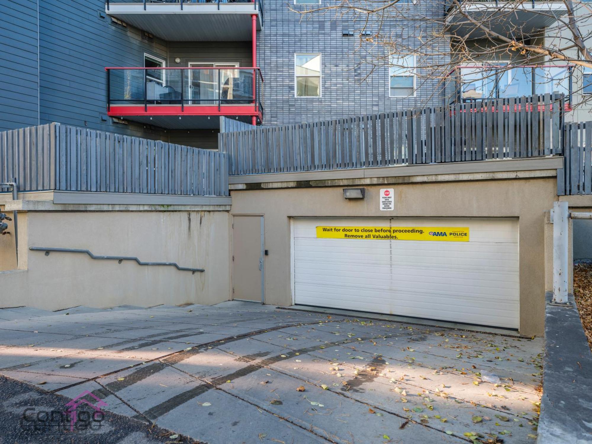 Apartment Loft, 2 Bd, Ug Parking, 5 Min To Rogers! *