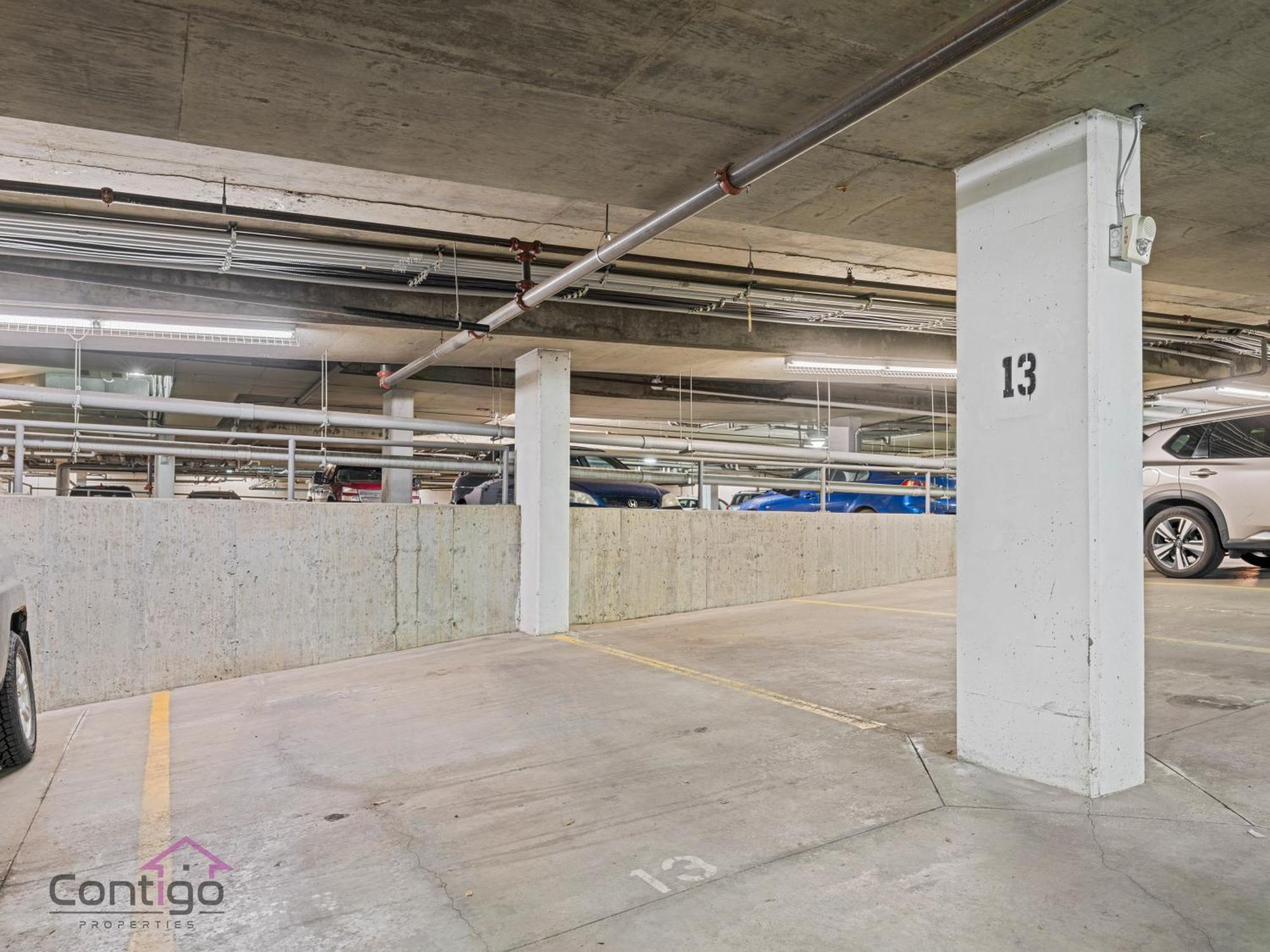 Loft, 2 Bd, Ug Parking, 5 Min To Rogers!