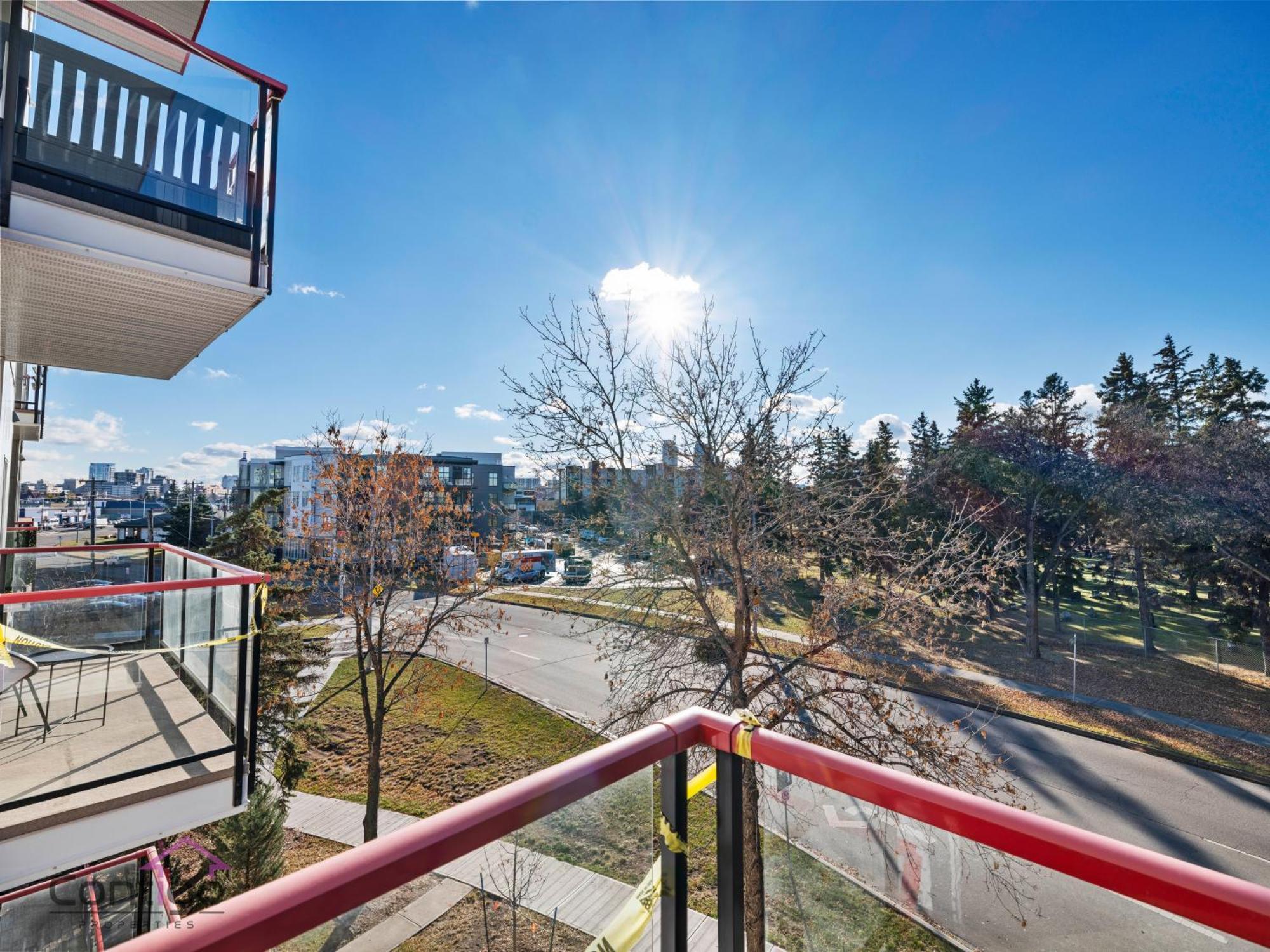 Loft, 2 Bd, Ug Parking, 5 Min To Rogers! Apartment *