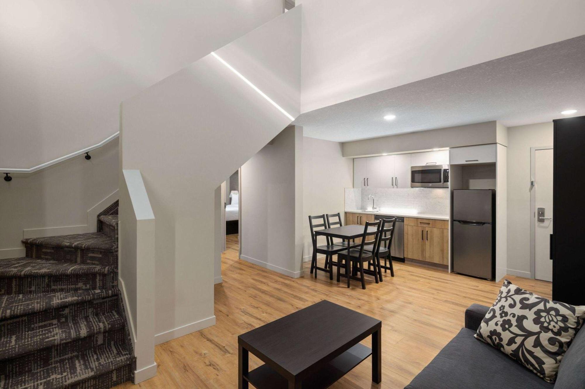 Baymont By Wyndham West * Edmonton