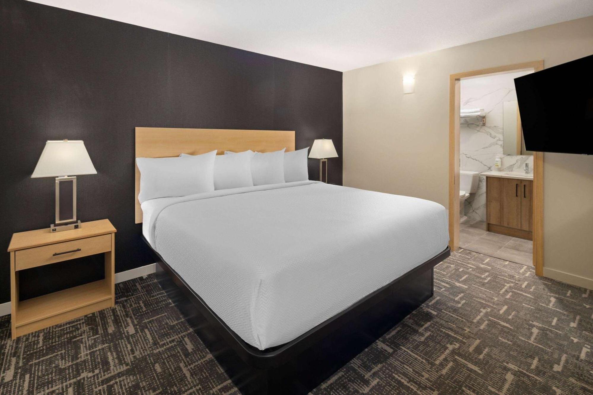 Hotel Baymont By Wyndham West Edmonton