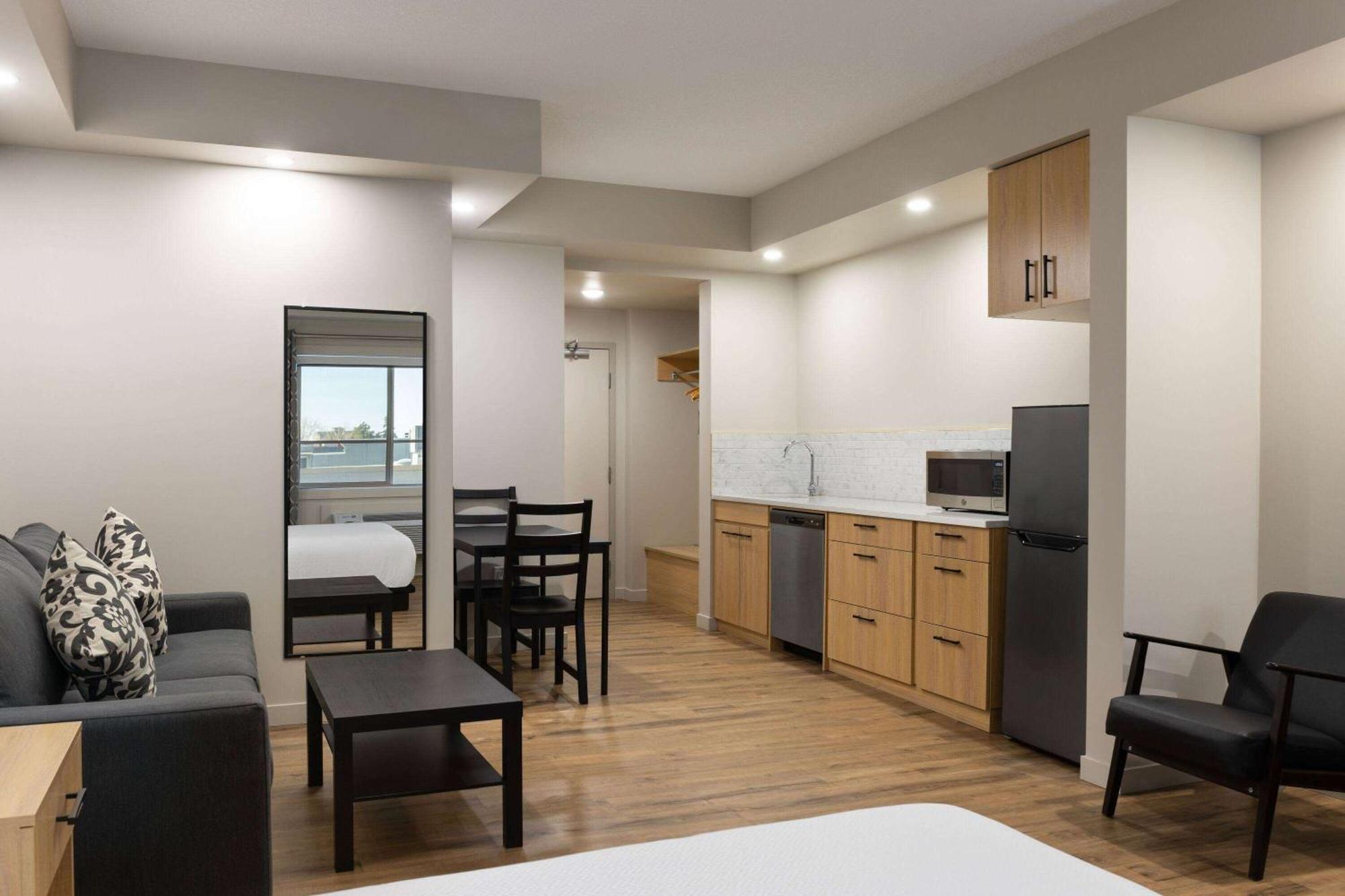 Hotel Baymont By Wyndham West Edmonton
