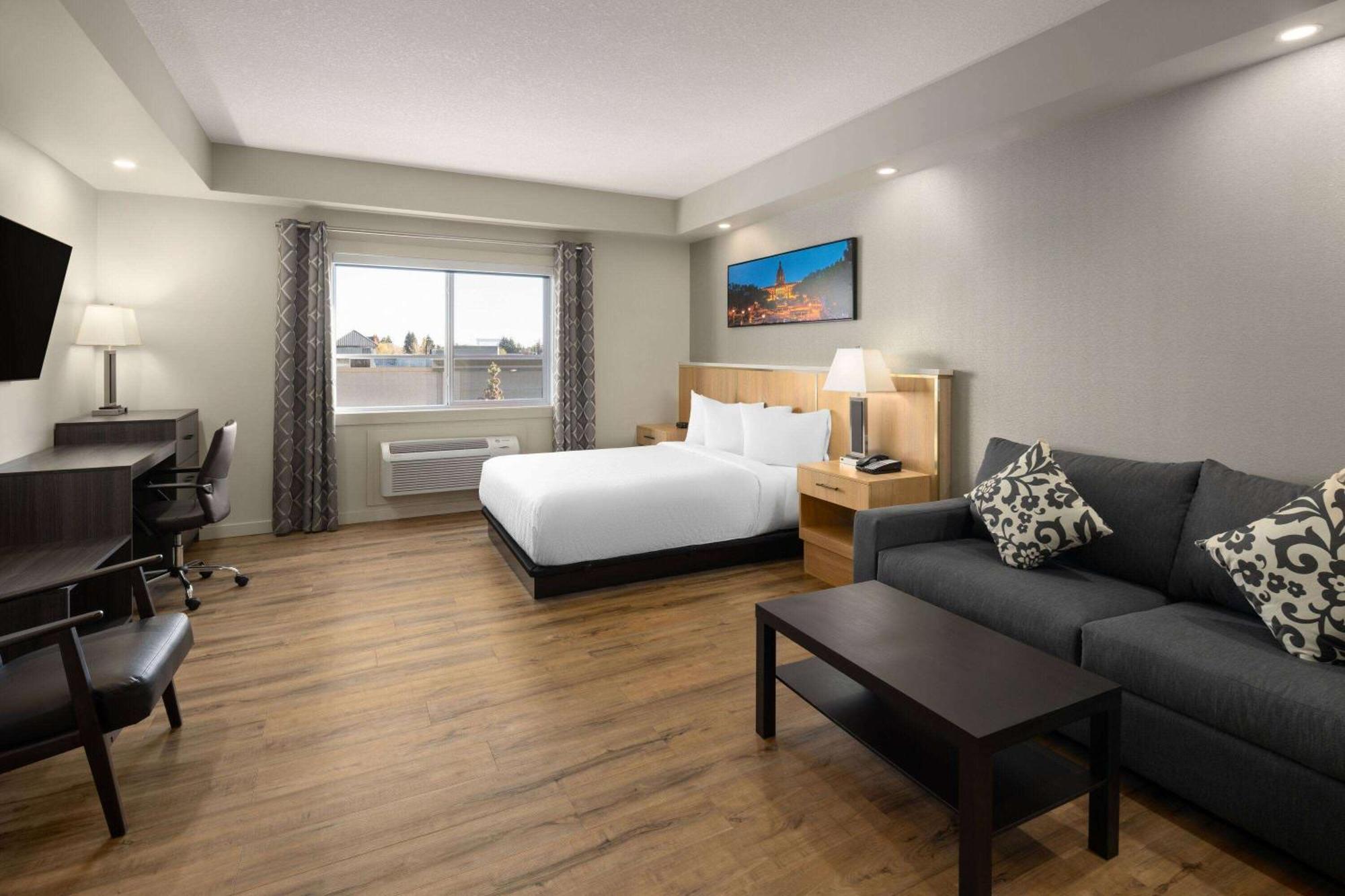 Hotel Baymont By Wyndham West