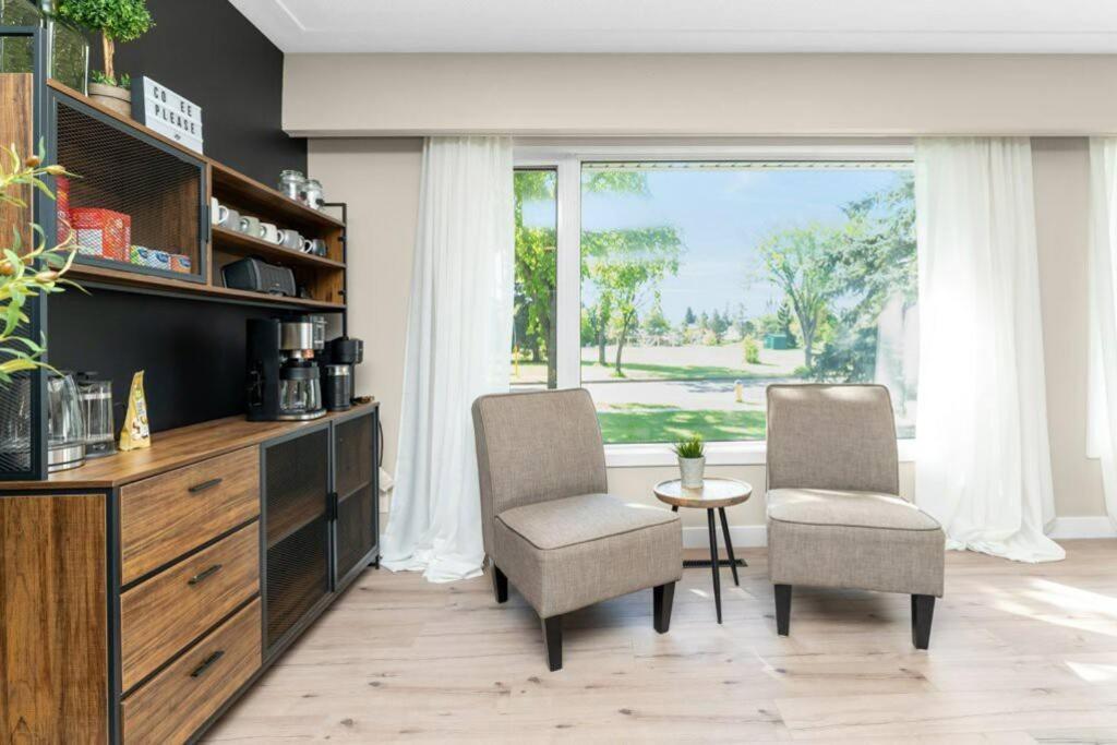 Bunkbeddreams,10 Beds,near Rogers Place And Nait Holiday home *